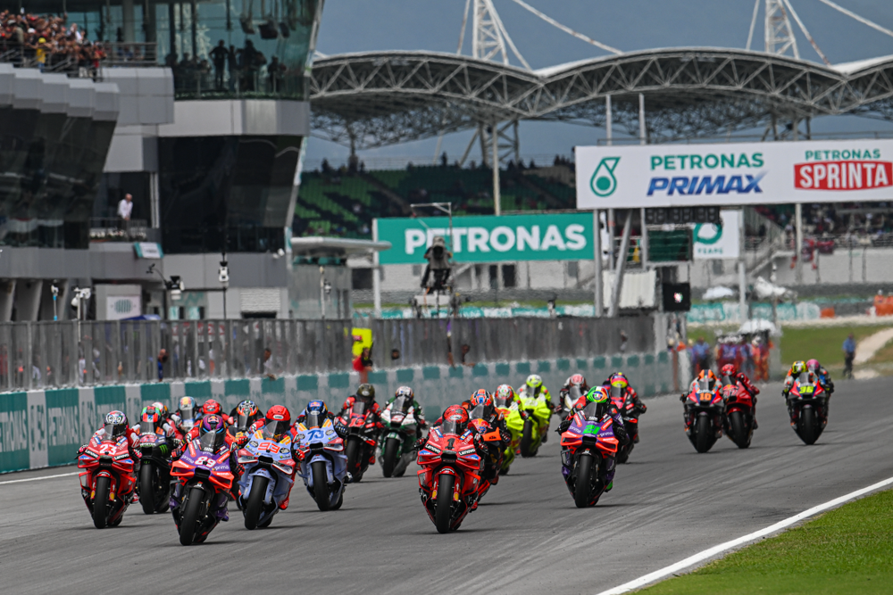Márquez leads by 10 points as Martín targets Sepang return