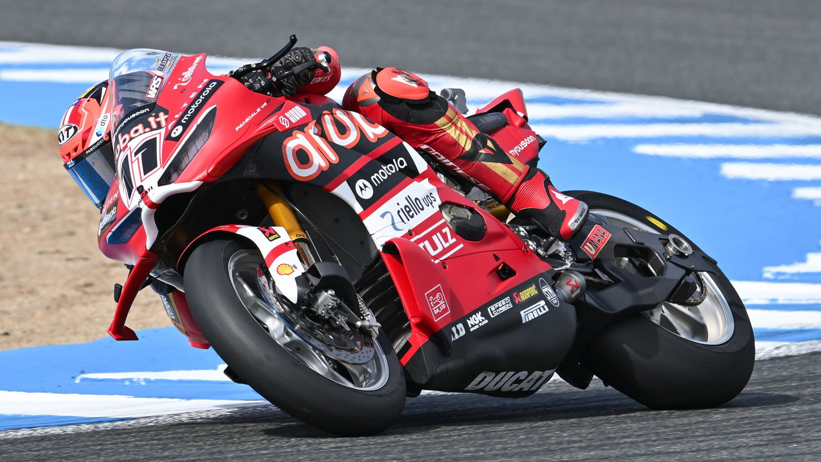 WorldSBK Jerez: Bulega takes the warm-up lead