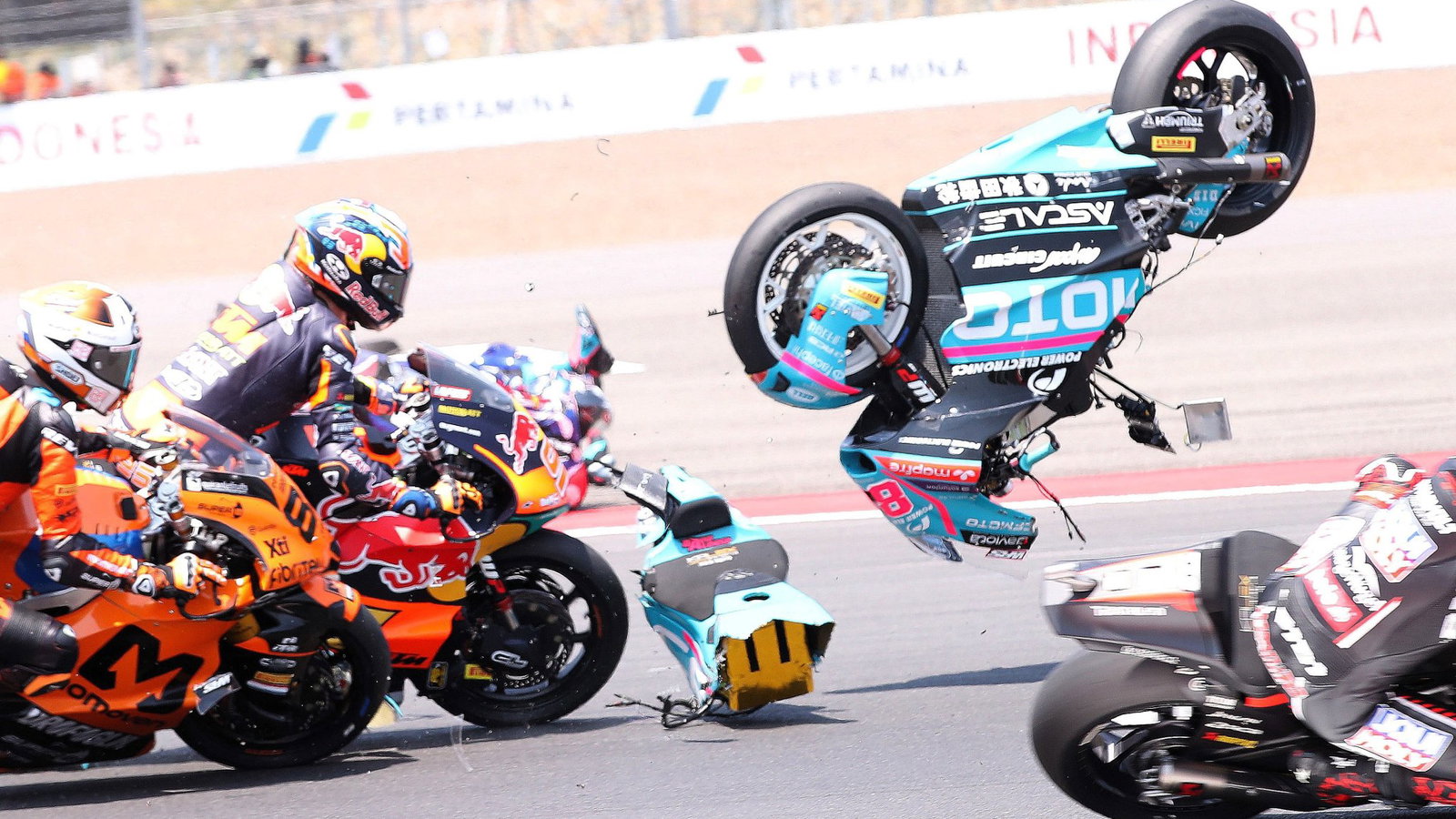 Aspar separated Alonso and Holgado even in the team trucks