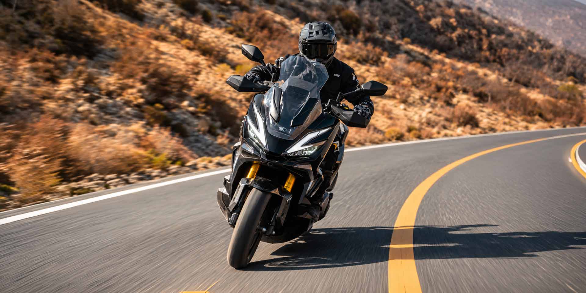 KYMCO Xtera 350: 321 cc crossover scooter priced at €5,395