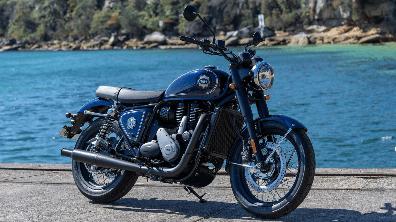 BSA Gold Star 650 adds Birmingham Blue and Brooklands Black