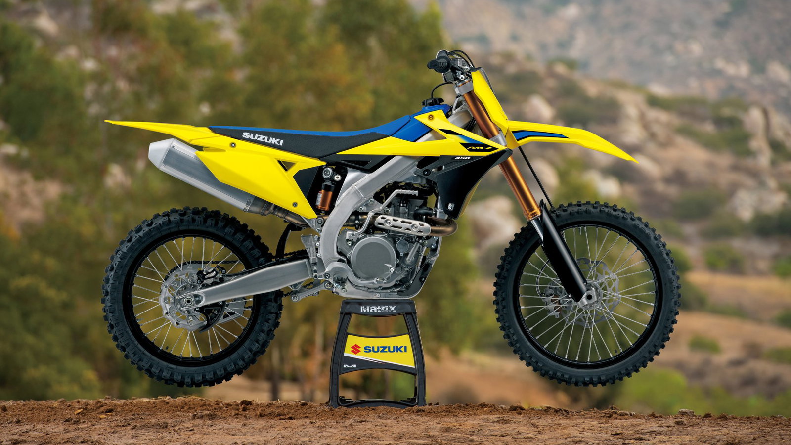 Suzuki RM-Z450 and RM-Z250 get a £1,000 deposit contribution