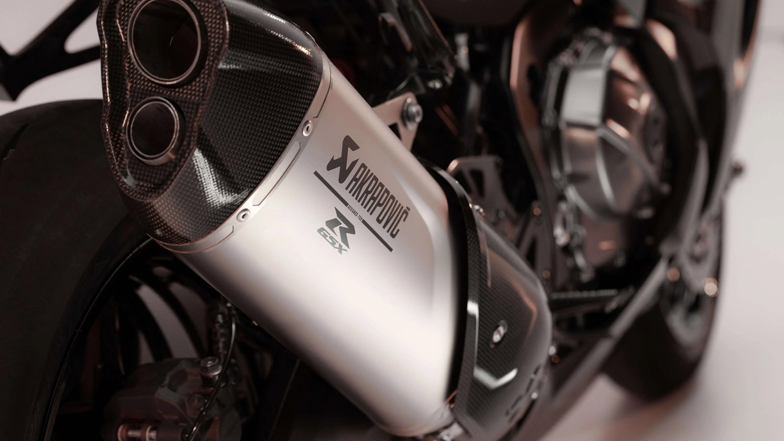 GSX-R1000R Stealth Edition: ten bikes for Italy