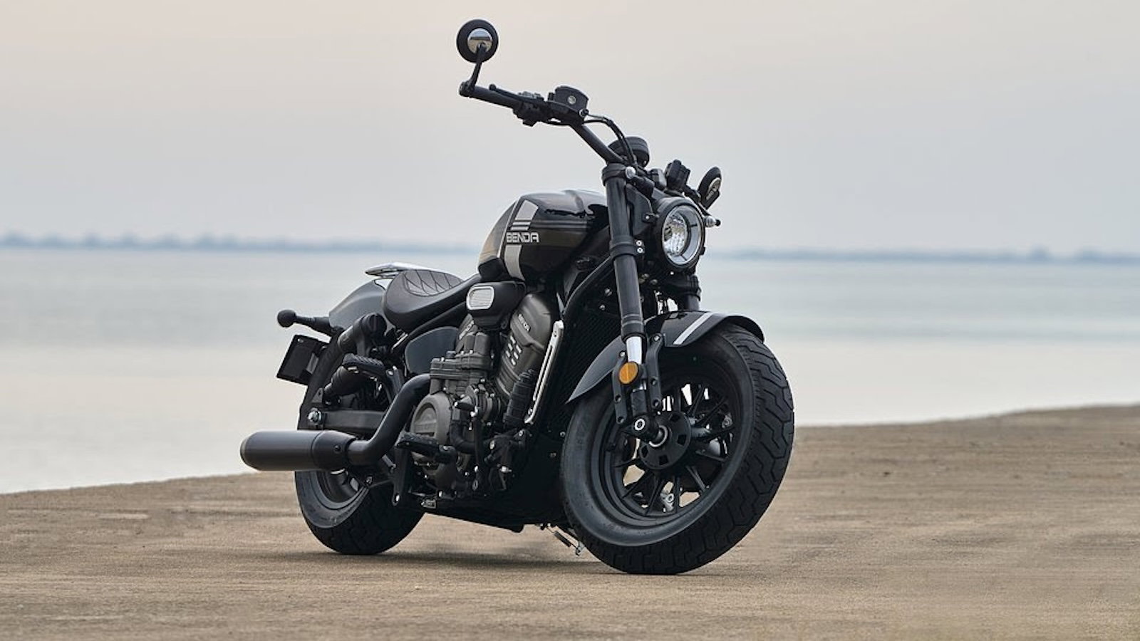 Benda Rock 707 pairs cruiser design with electronic clutch