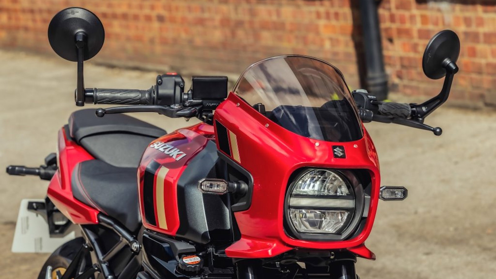 Suzuki GSX-8TT gets a red-and-gold retro treatment