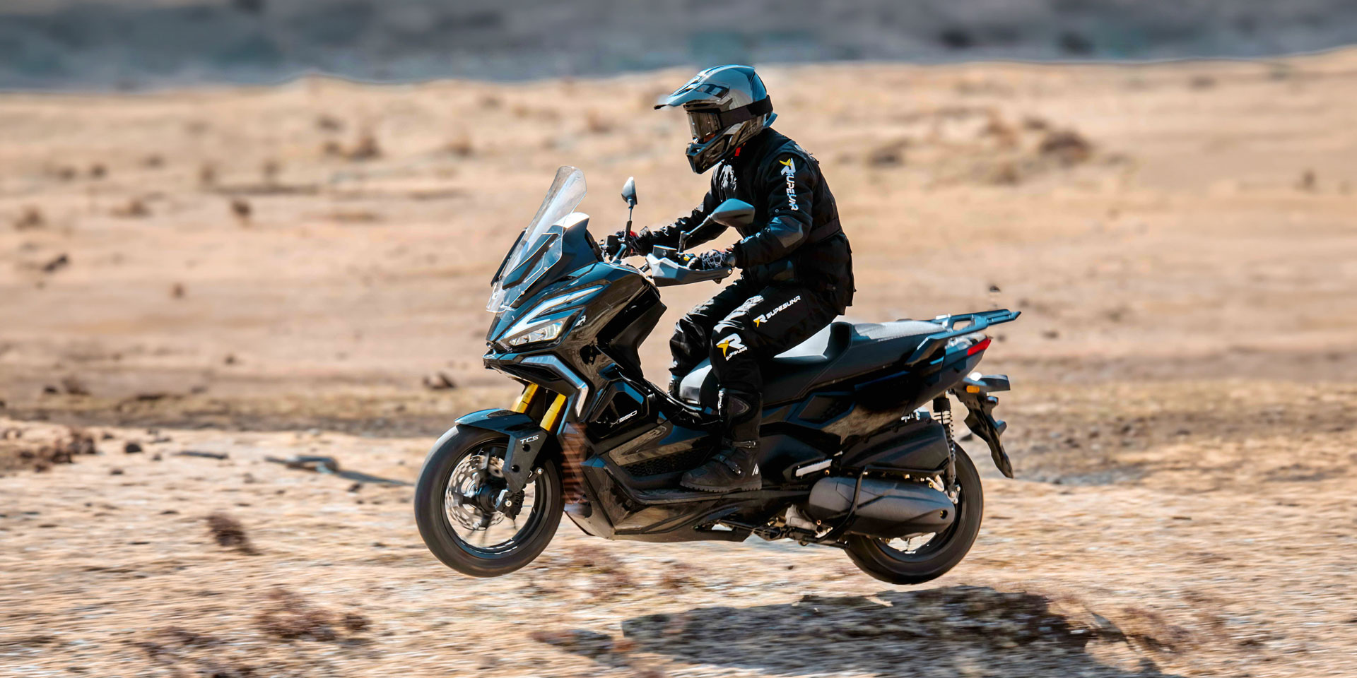 Kymco Xtera 350 brings crossover style and 28.6 hp for €5,395