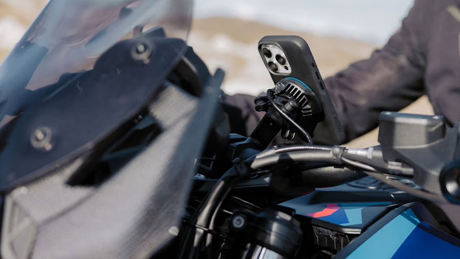 Quad Lock adds adjustable head for tall-handlebar bikes