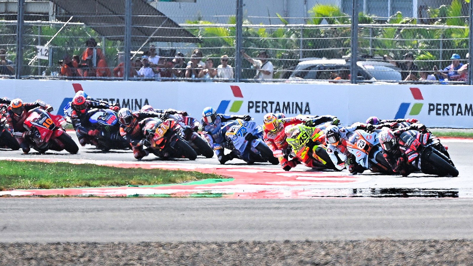 Bezzecchi wins at Mandalika as Aprilia sweeps the front four