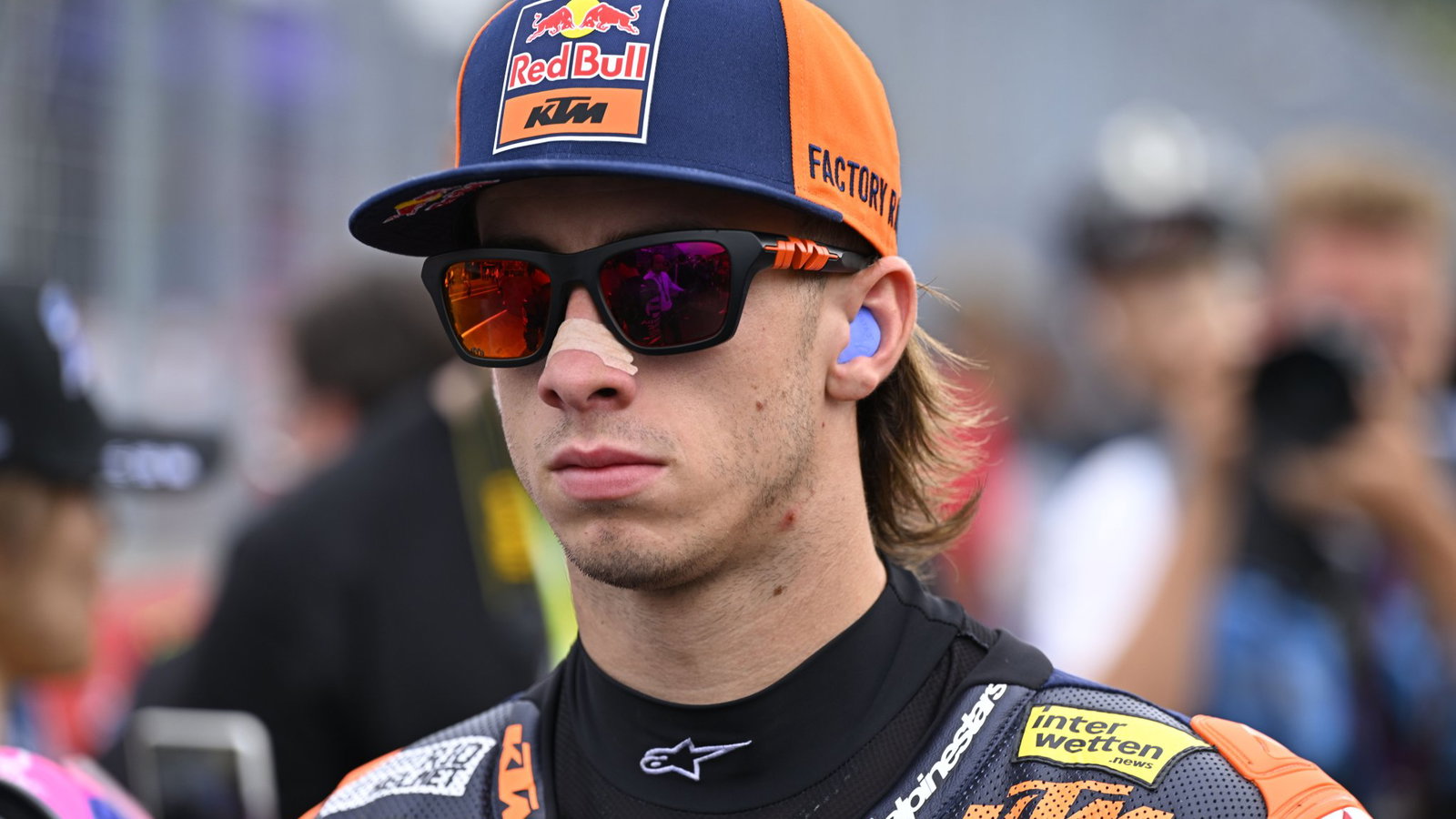Acosta finishes seventh after KTM shows strange behaviour
