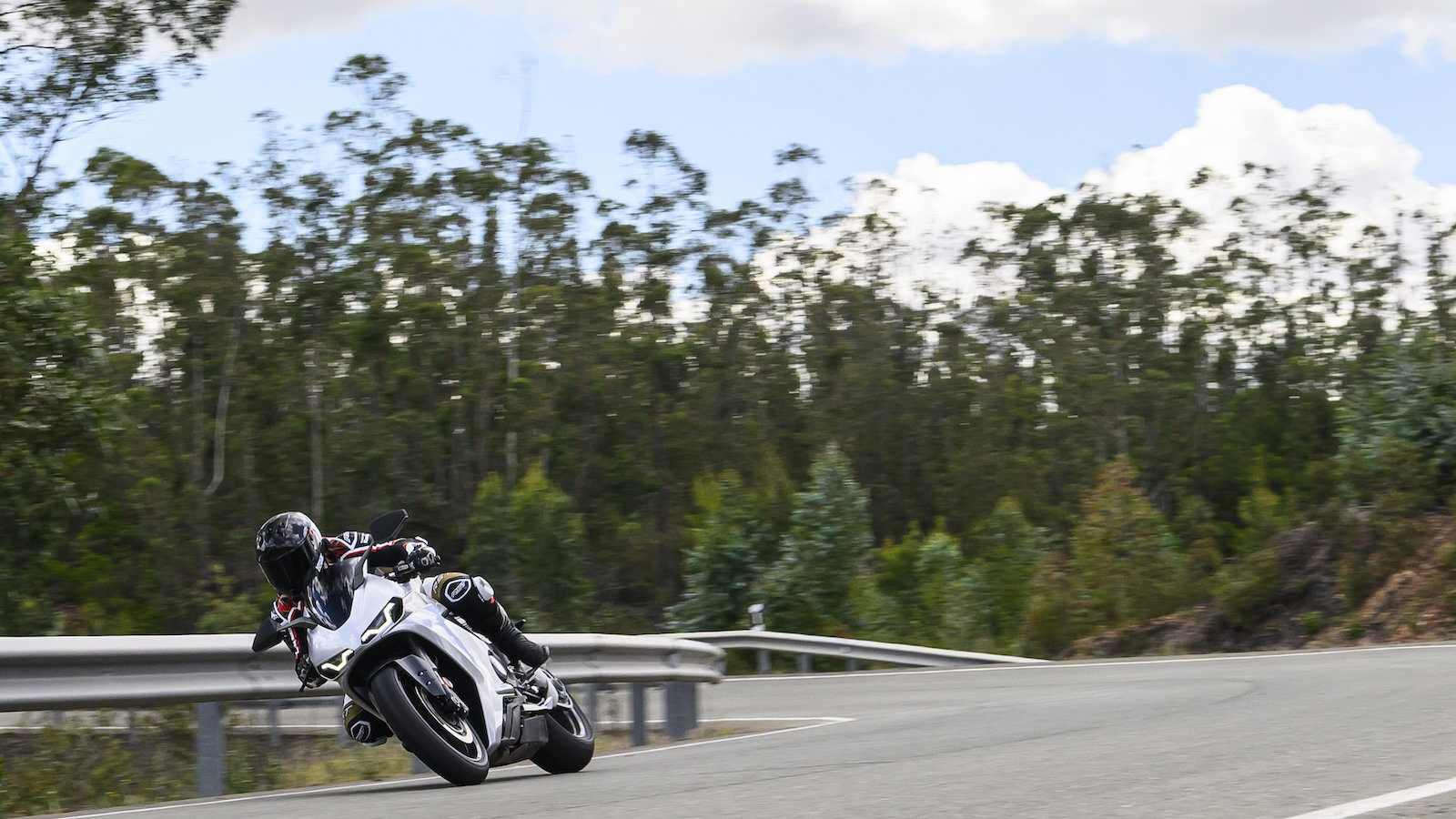 Italy sets new motorcycle barrier requirements for 2027