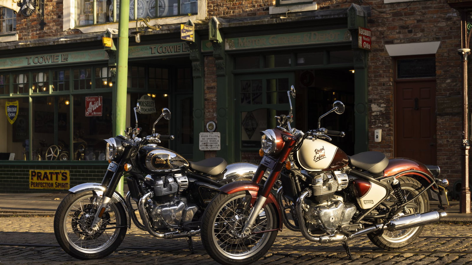 Royal Enfield offers 0% finance on the Shotgun 650 and Super Meteor 650