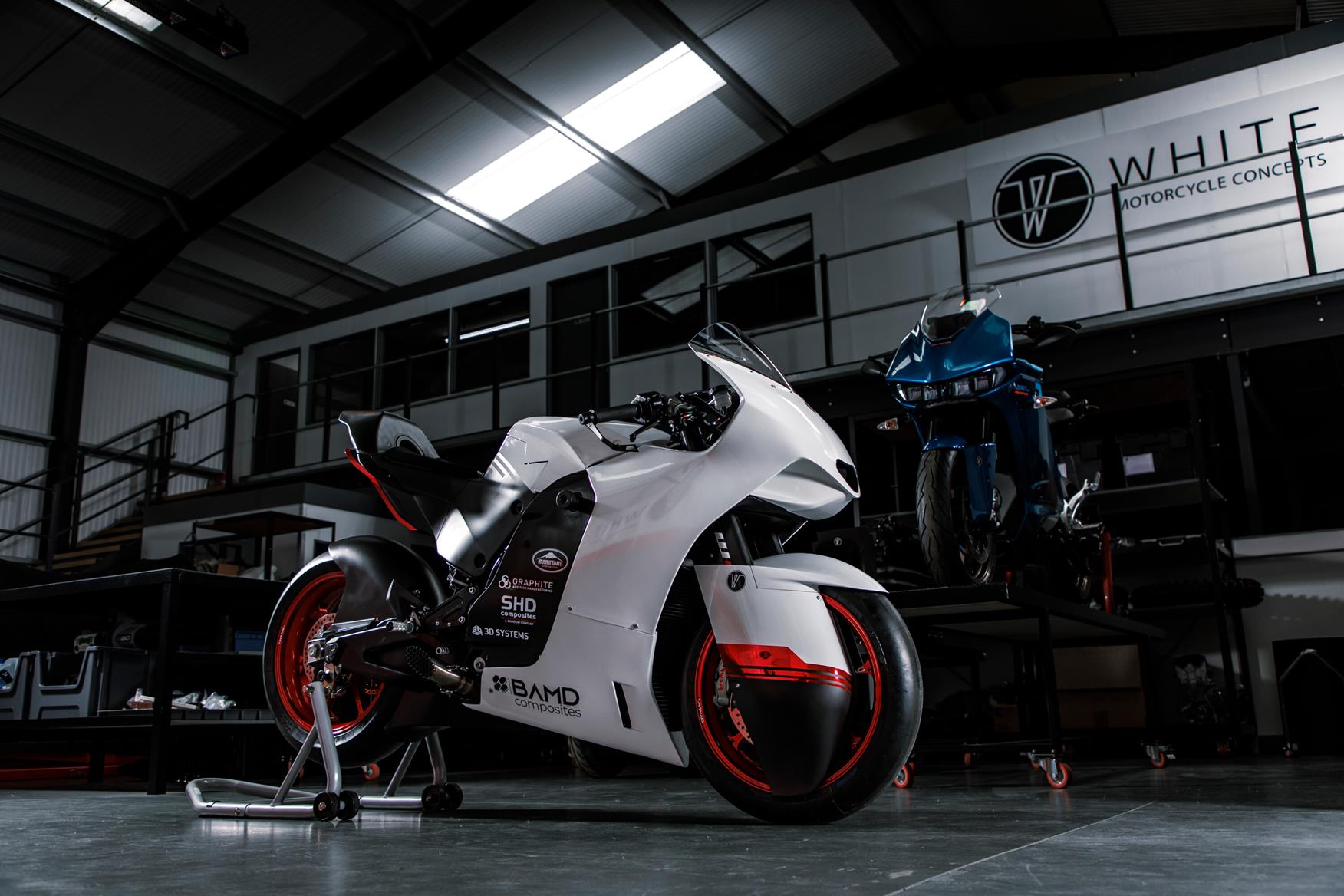 WMC Mono RR channels air through the motorcycle