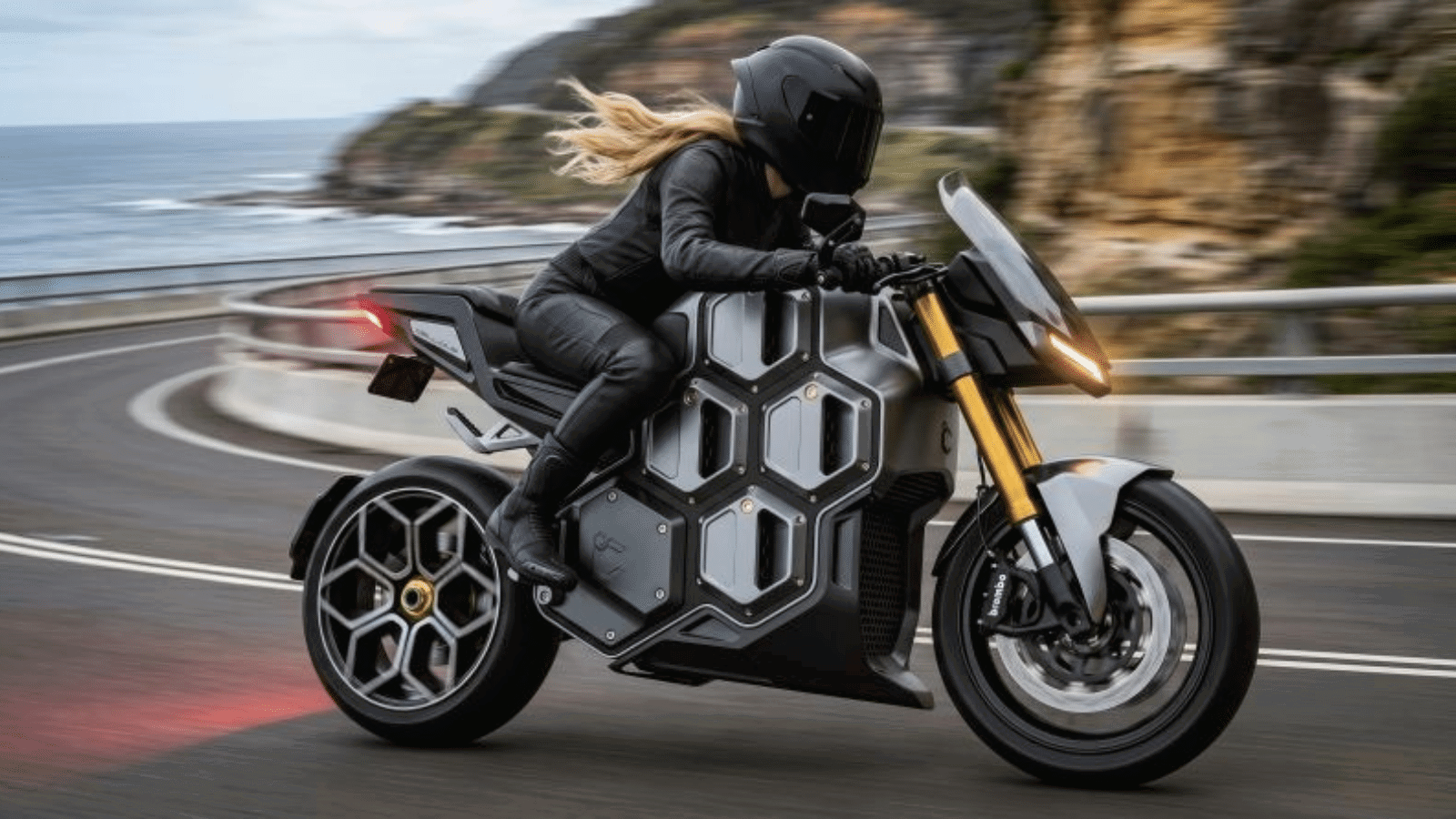 Cellcius C-01: An electric hypersport built around eight swappable cells