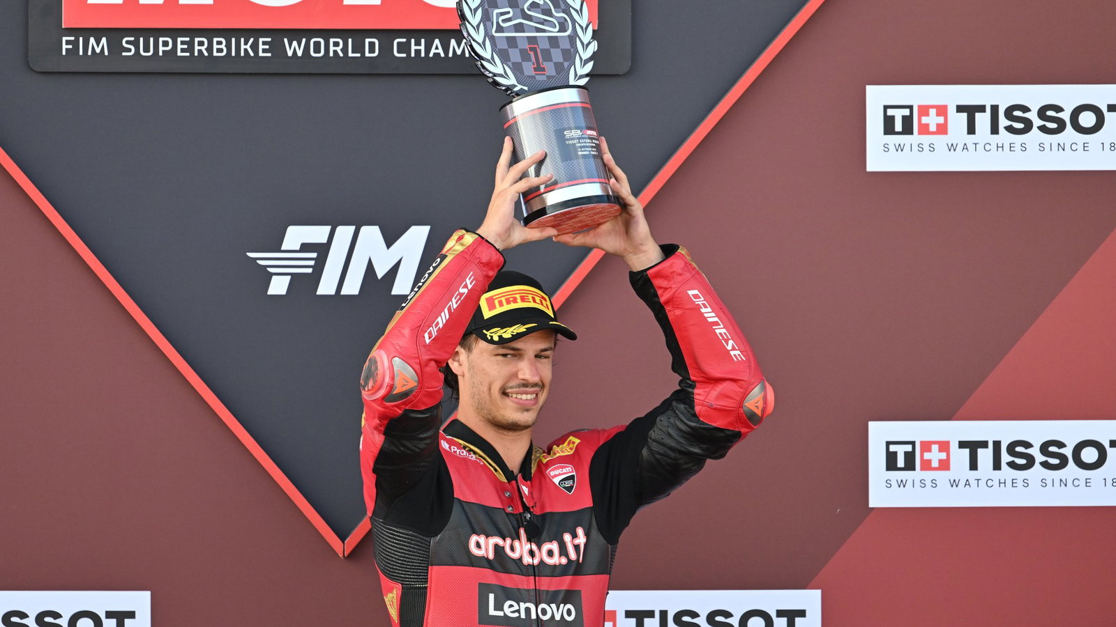 Bulega sweeps Estoril and breaks the WorldSBK wins record